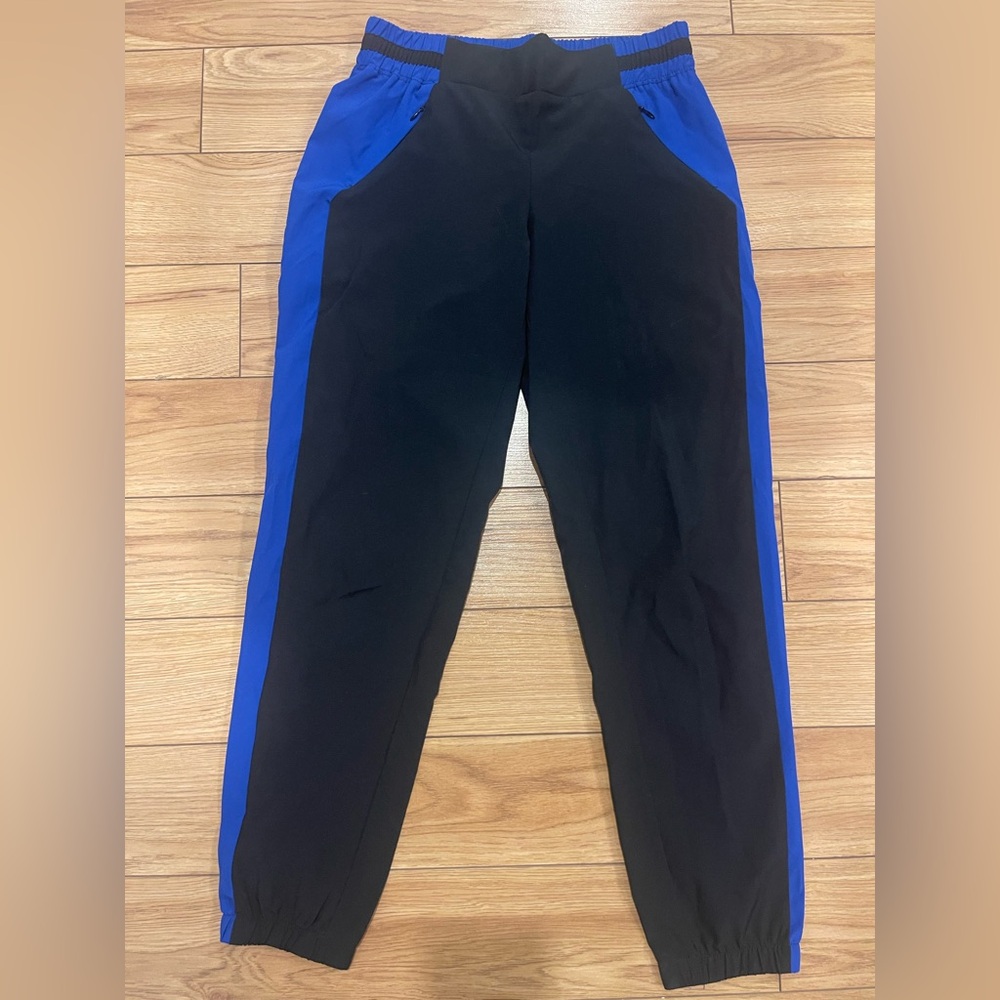Fila women Black and Blue Athletic Pants small